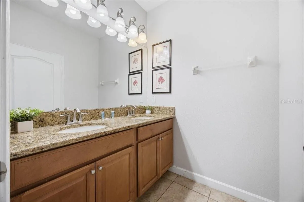 Slide show image of the Orlando Florida Home for Sale 05