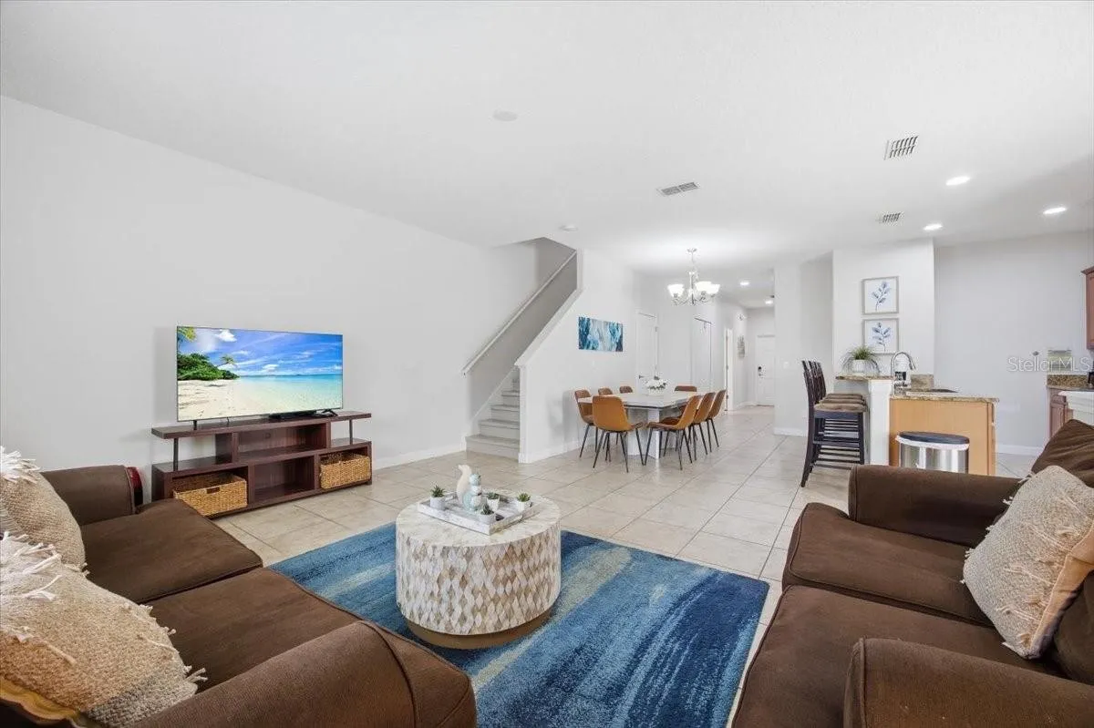 Slide show image of the Orlando Florida Home for Sale 17