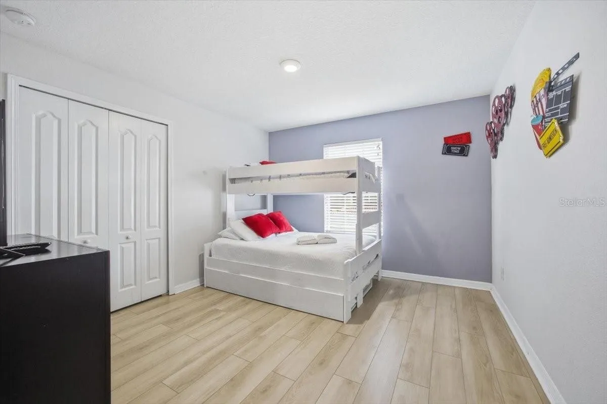 Slide show image of the Orlando Florida Home for Sale 21