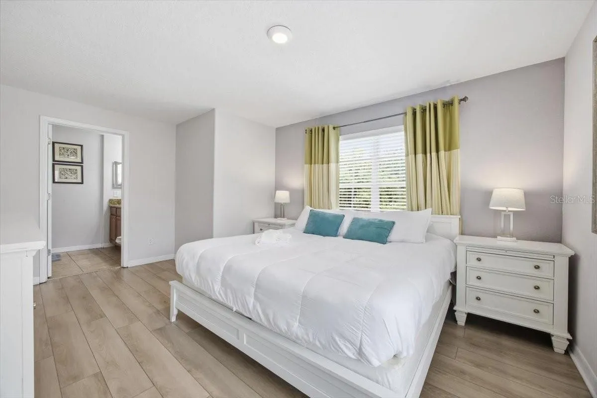 Slide show image of the Orlando Florida Home for Sale 26