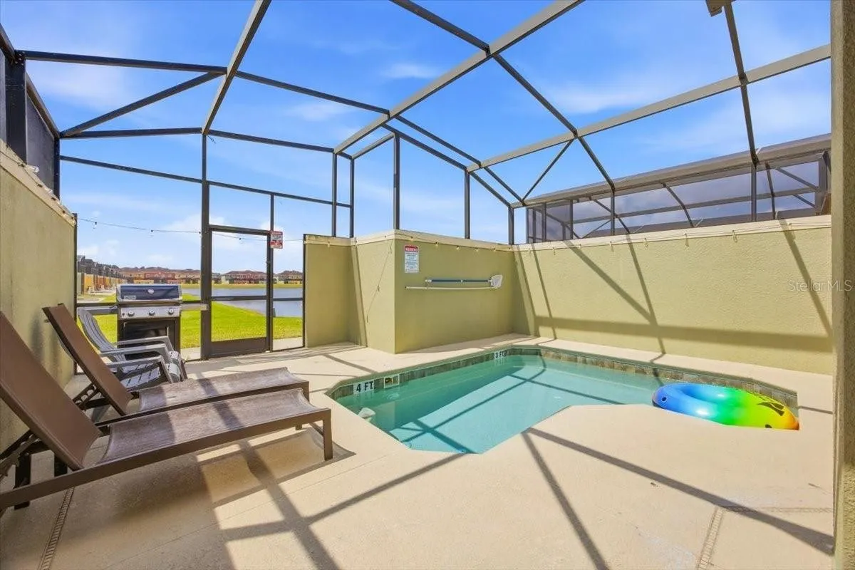 Slide show image of the Orlando Florida Home for Sale 29
