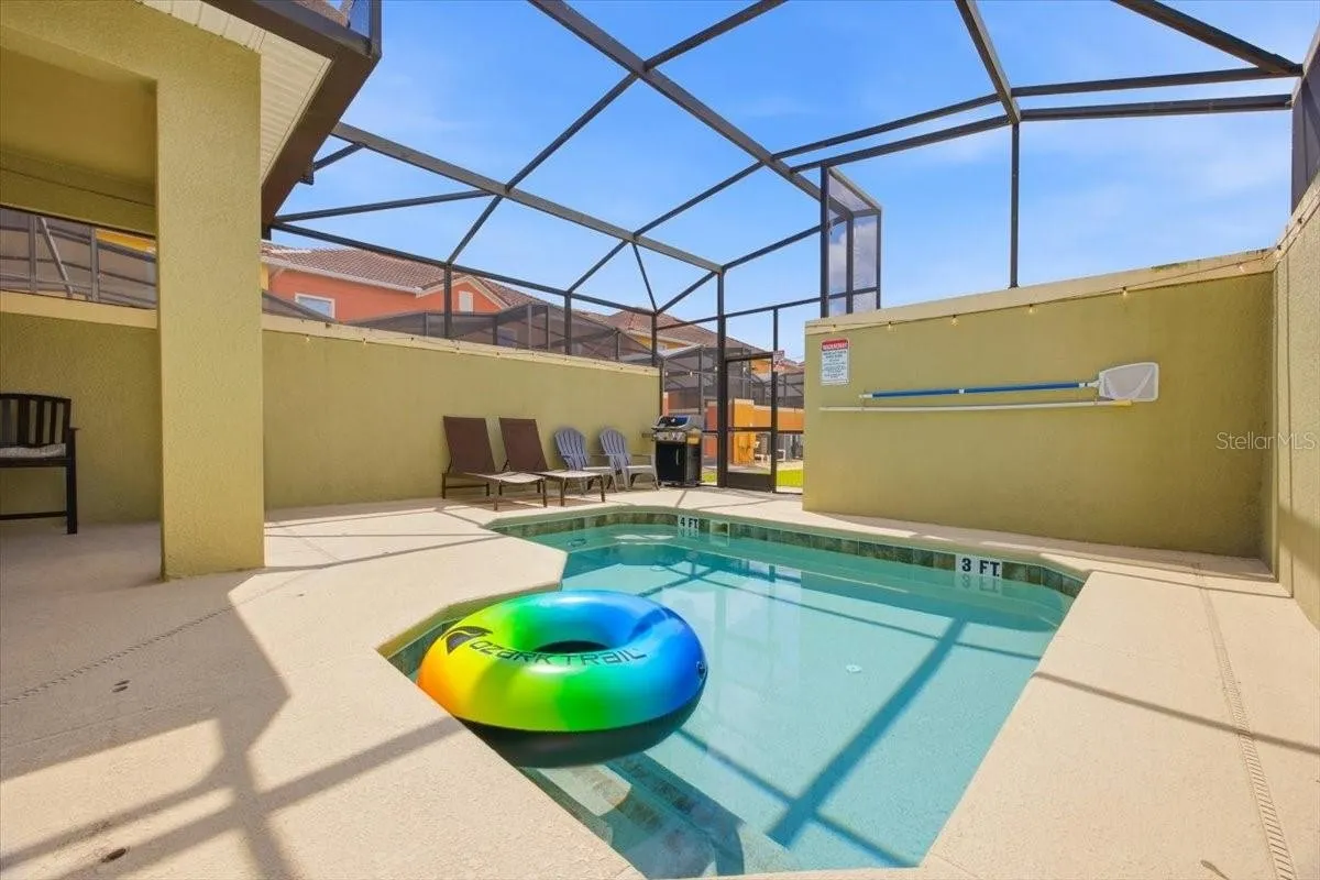 Slide show image of the Orlando Florida Home for Sale 30