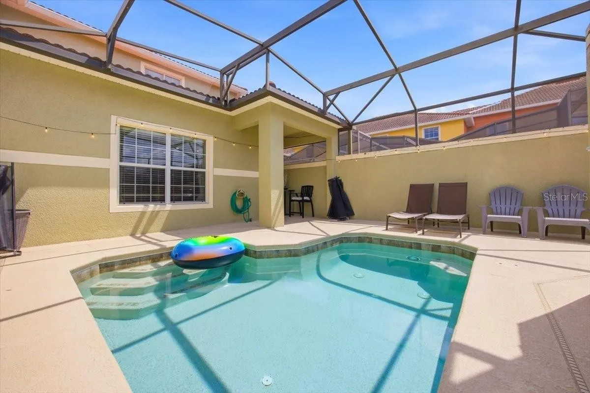 Slide show image of the Orlando Florida Home for Sale 31