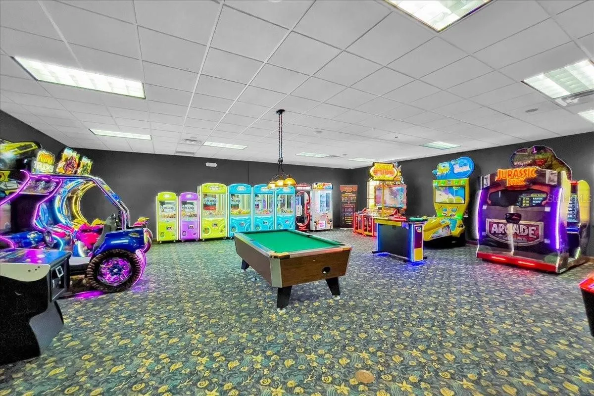 Slide show image of the Orlando Florida Home for Sale 37