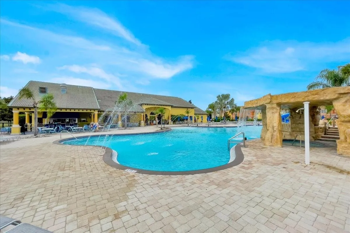 Slide show image of the Orlando Florida Home for Sale 38