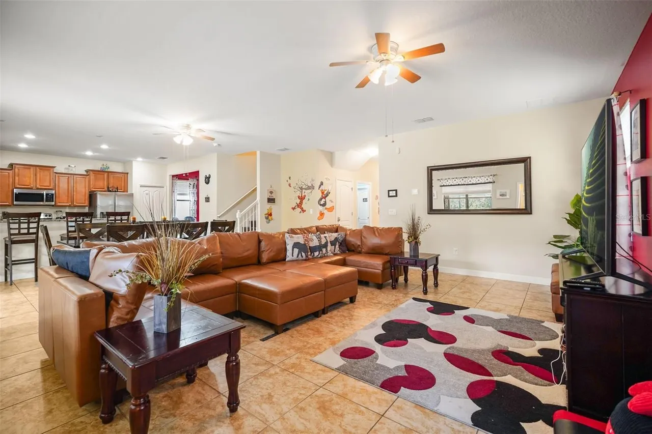 Slide show image of the Orlando Florida Home for Sale 03