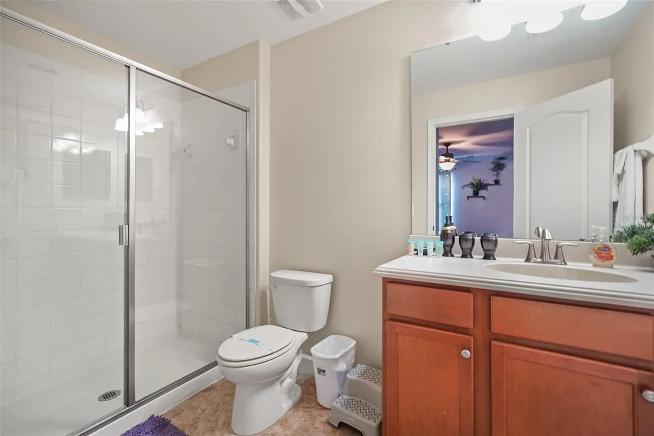 Slide show image of the Orlando Florida Home for Sale 16
