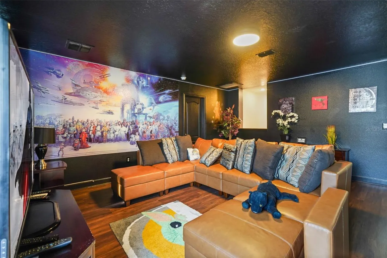Slide show image of the Orlando Florida Home for Sale 18