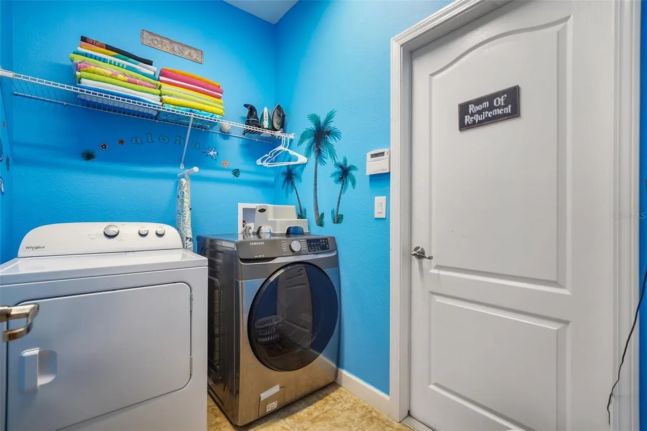 Slide show image of the Orlando Florida Home for Sale 28
