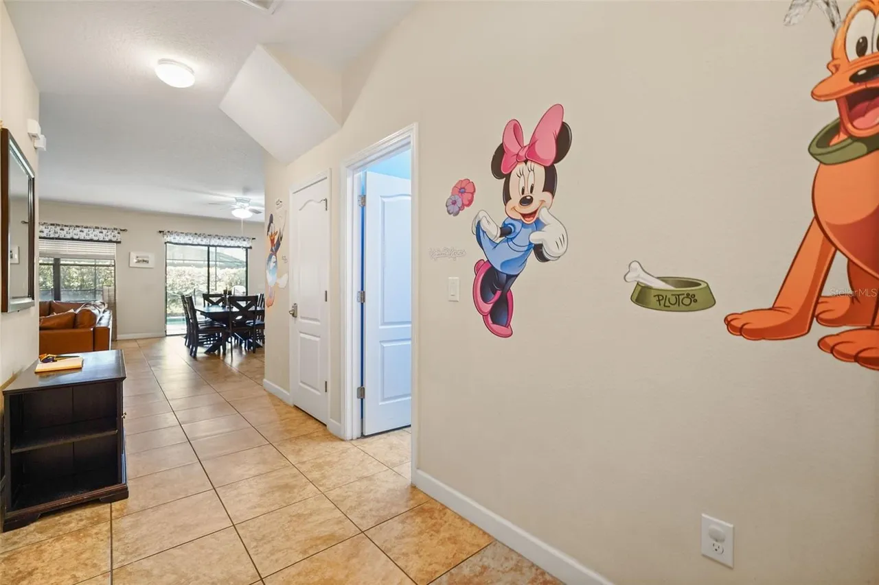 Slide show image of the Orlando Florida Home for Sale 34