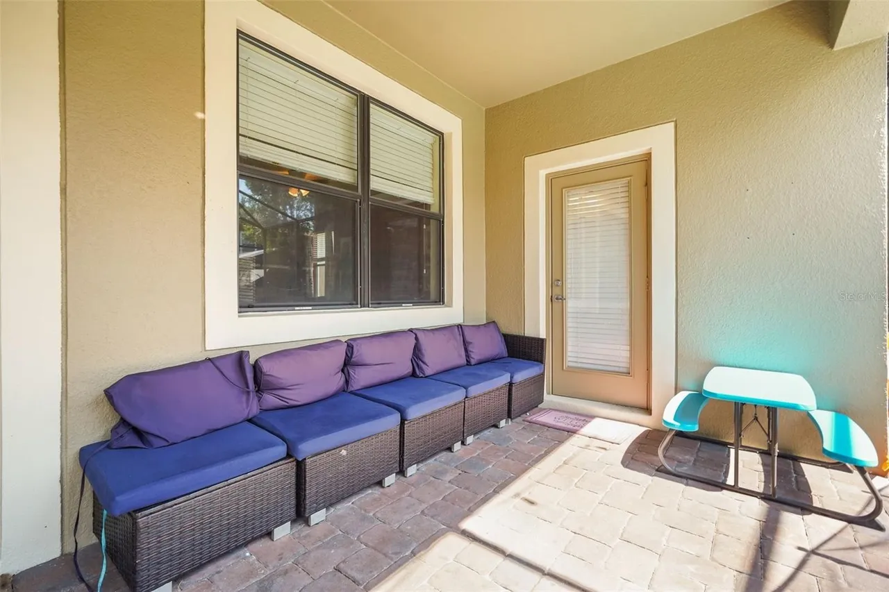 Slide show image of the Orlando Florida Home for Sale 38