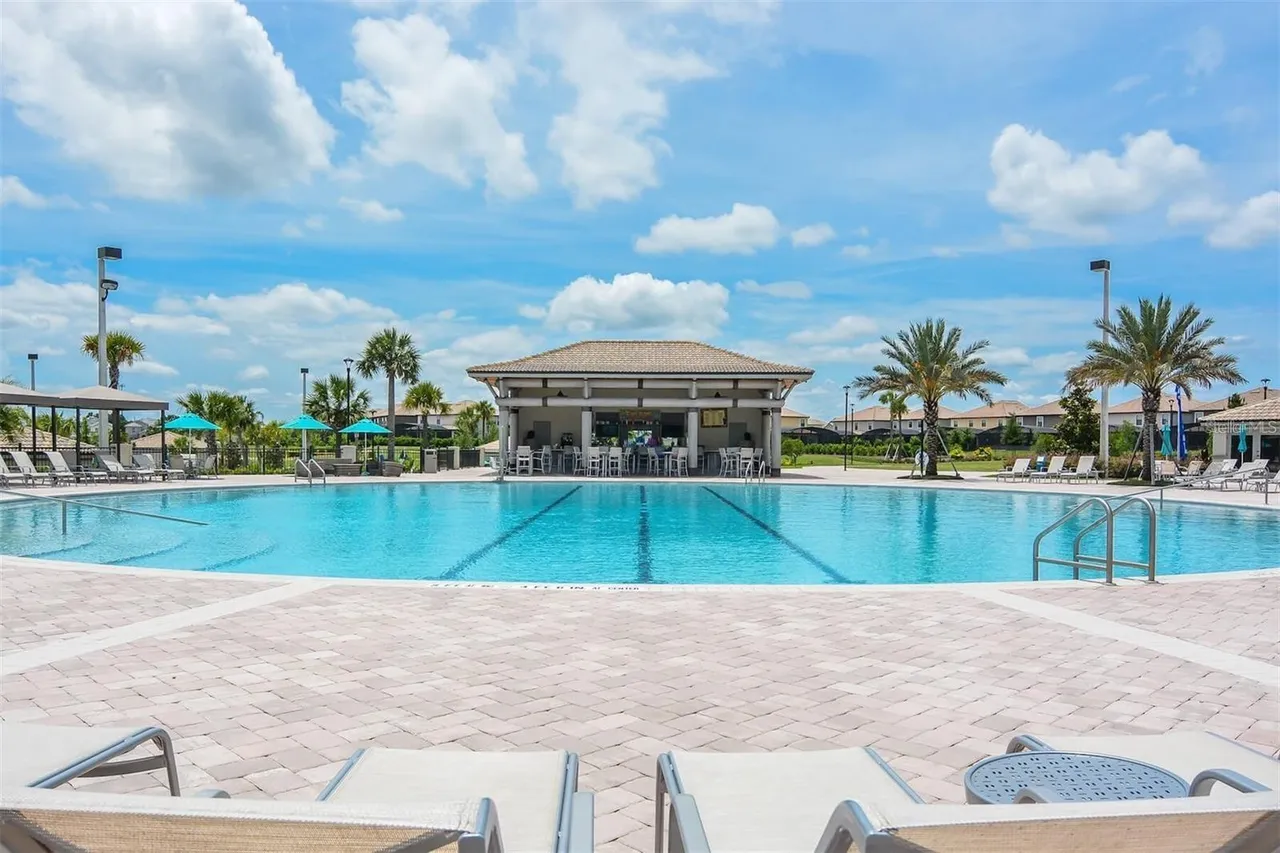Slide show image of the Orlando Florida Home for Sale 48