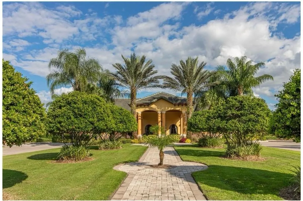 Slide show image of the Orlando Florida Home for Sale 16