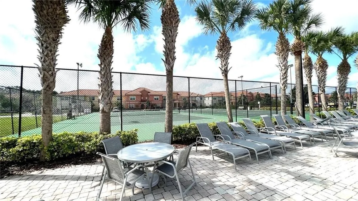 Slide show image of the Orlando Florida Home for Sale 28