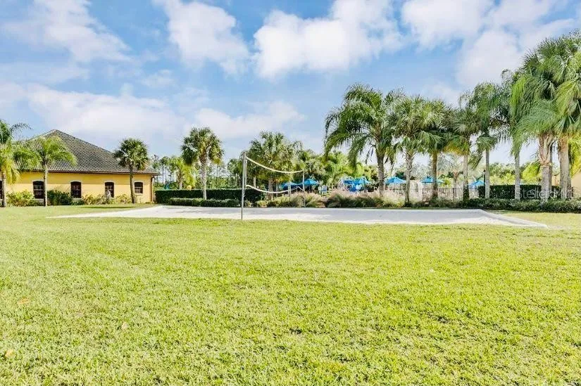 Slide show image of the Orlando Florida Home for Sale 30