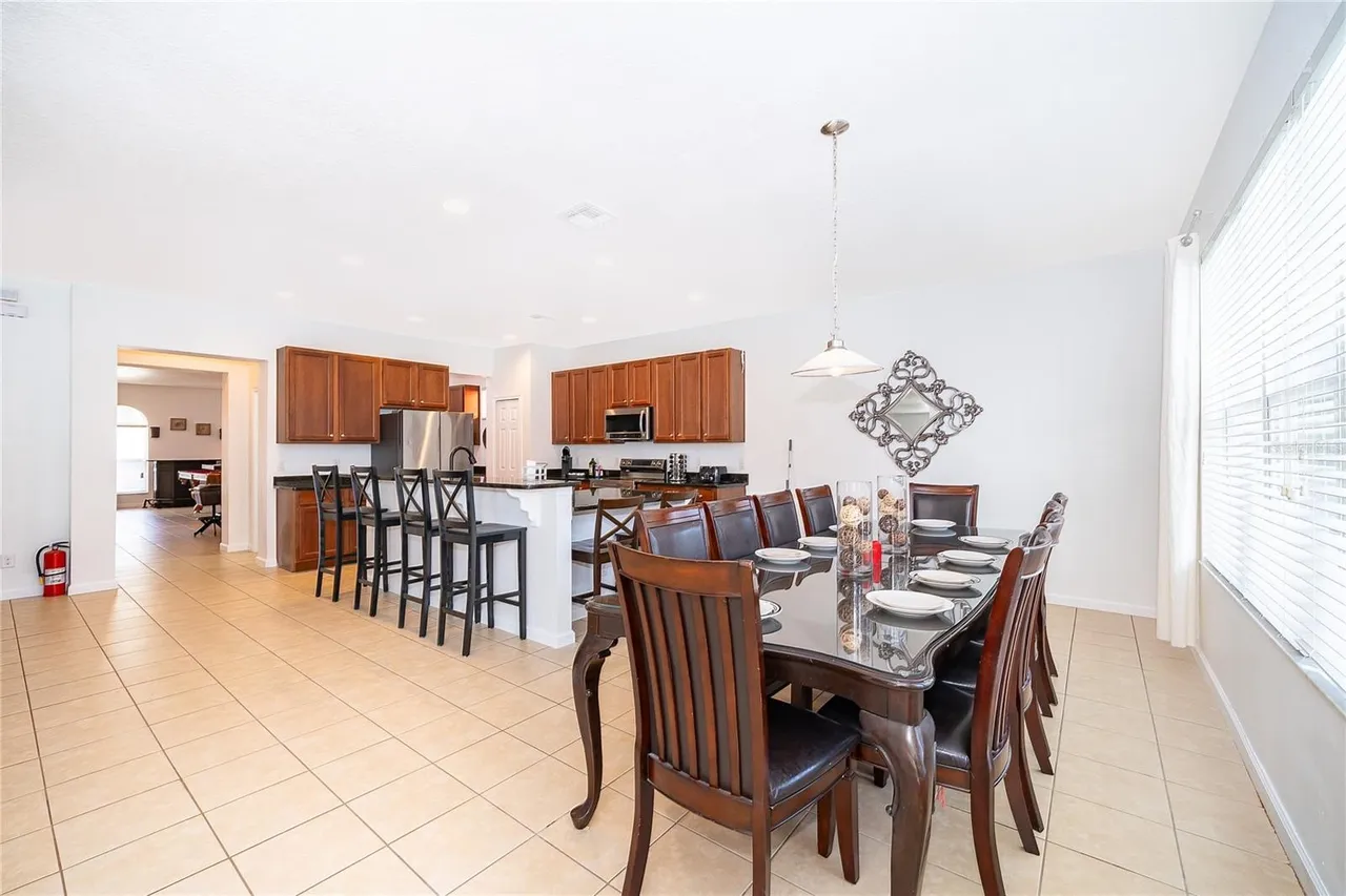 Slide show image of the Orlando Florida Home for Sale 11