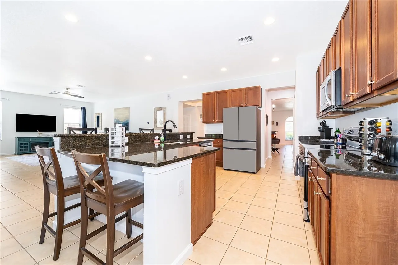 Slide show image of the Orlando Florida Home for Sale 13