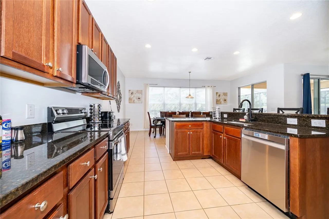 Slide show image of the Orlando Florida Home for Sale 15
