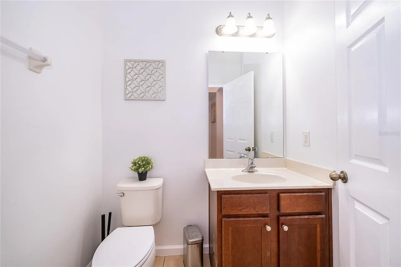 Slide show image of the Orlando Florida Home for Sale 22