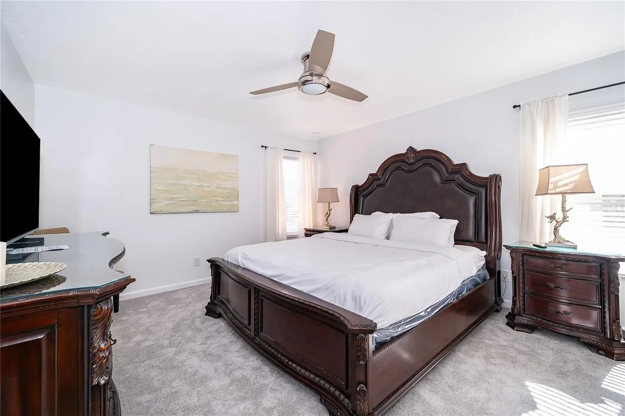 Slide show image of the Orlando Florida Home for Sale 23