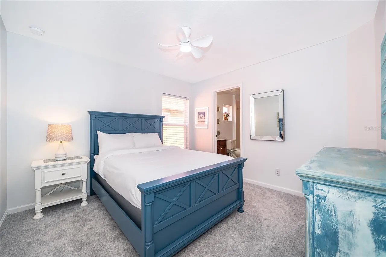 Slide show image of the Orlando Florida Home for Sale 26
