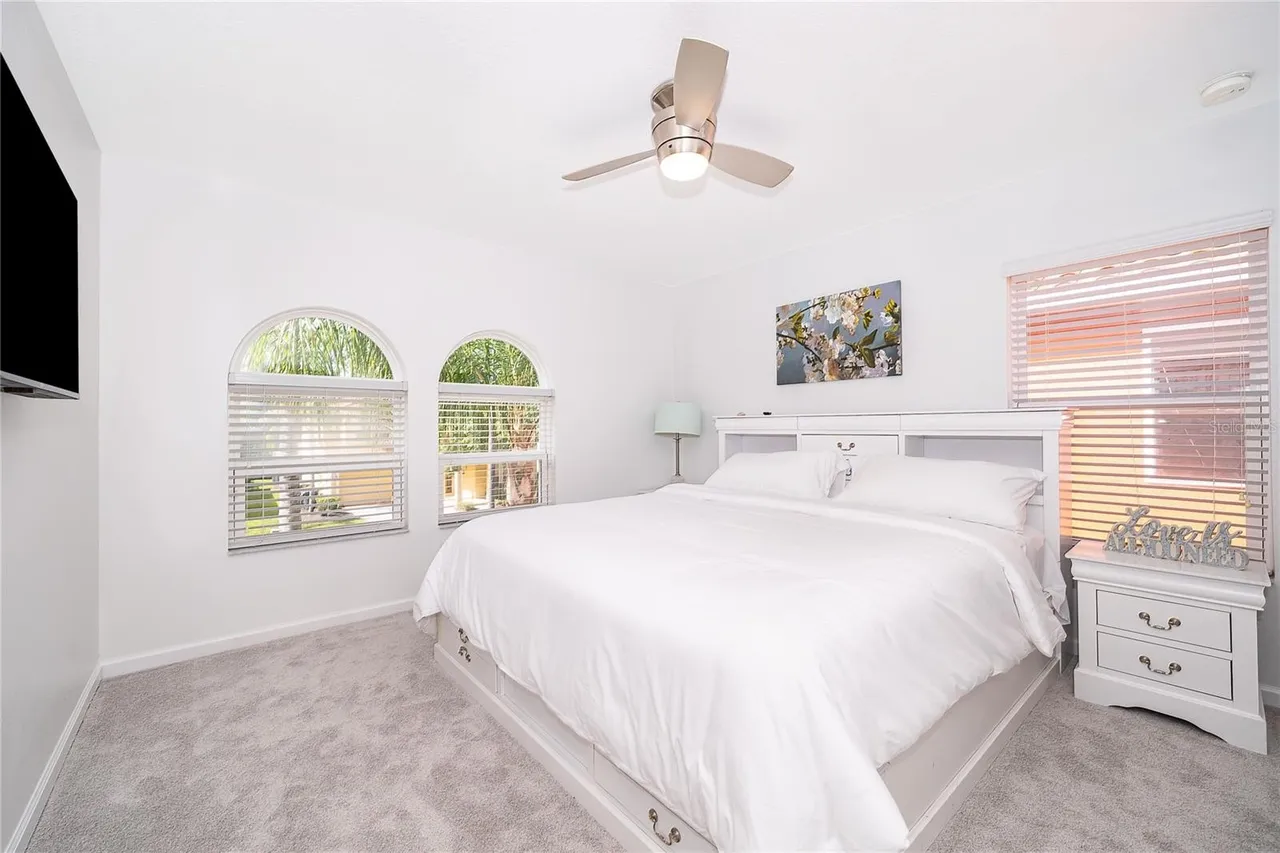 Slide show image of the Orlando Florida Home for Sale 28