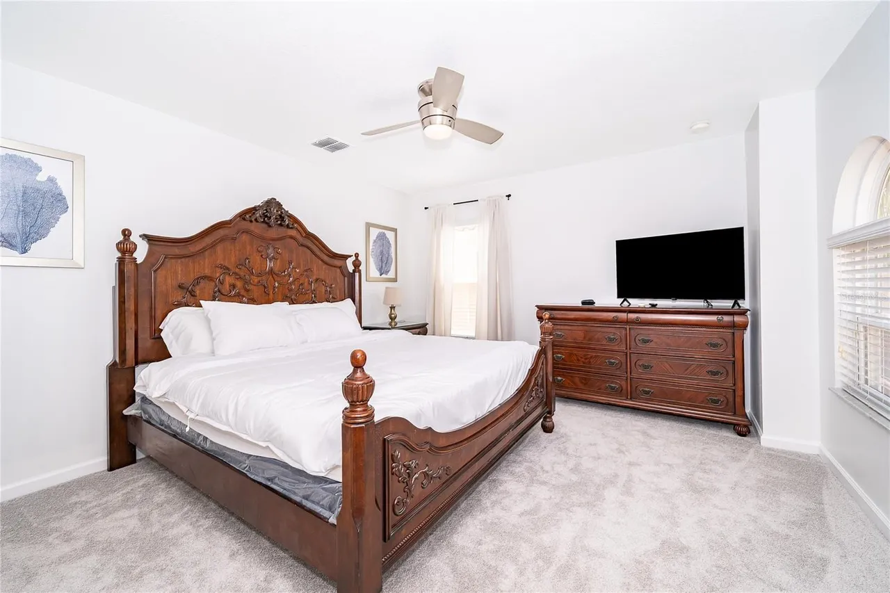 Slide show image of the Orlando Florida Home for Sale 30