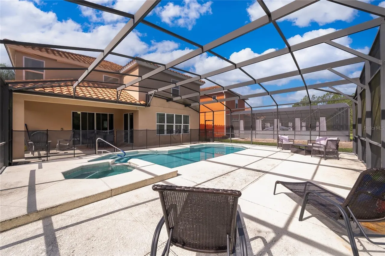 Slide show image of the Orlando Florida Home for Sale 42