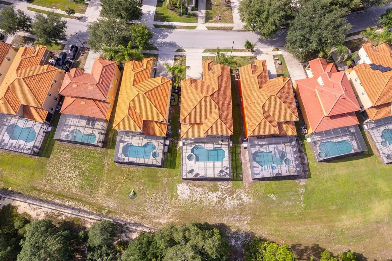 Slide show image of the Orlando Florida Home for Sale 47