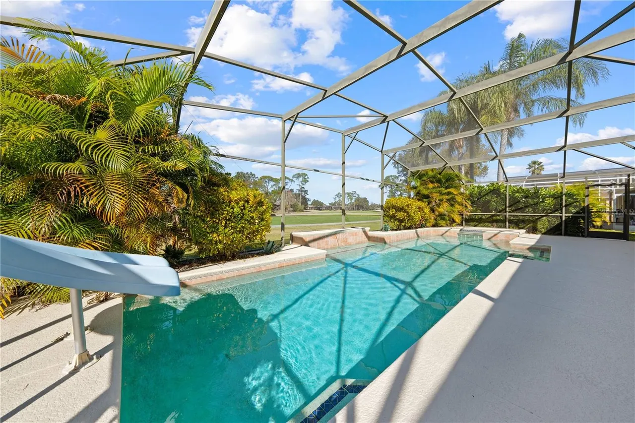 Slide show image of the Orlando Florida Home for Sale 20
