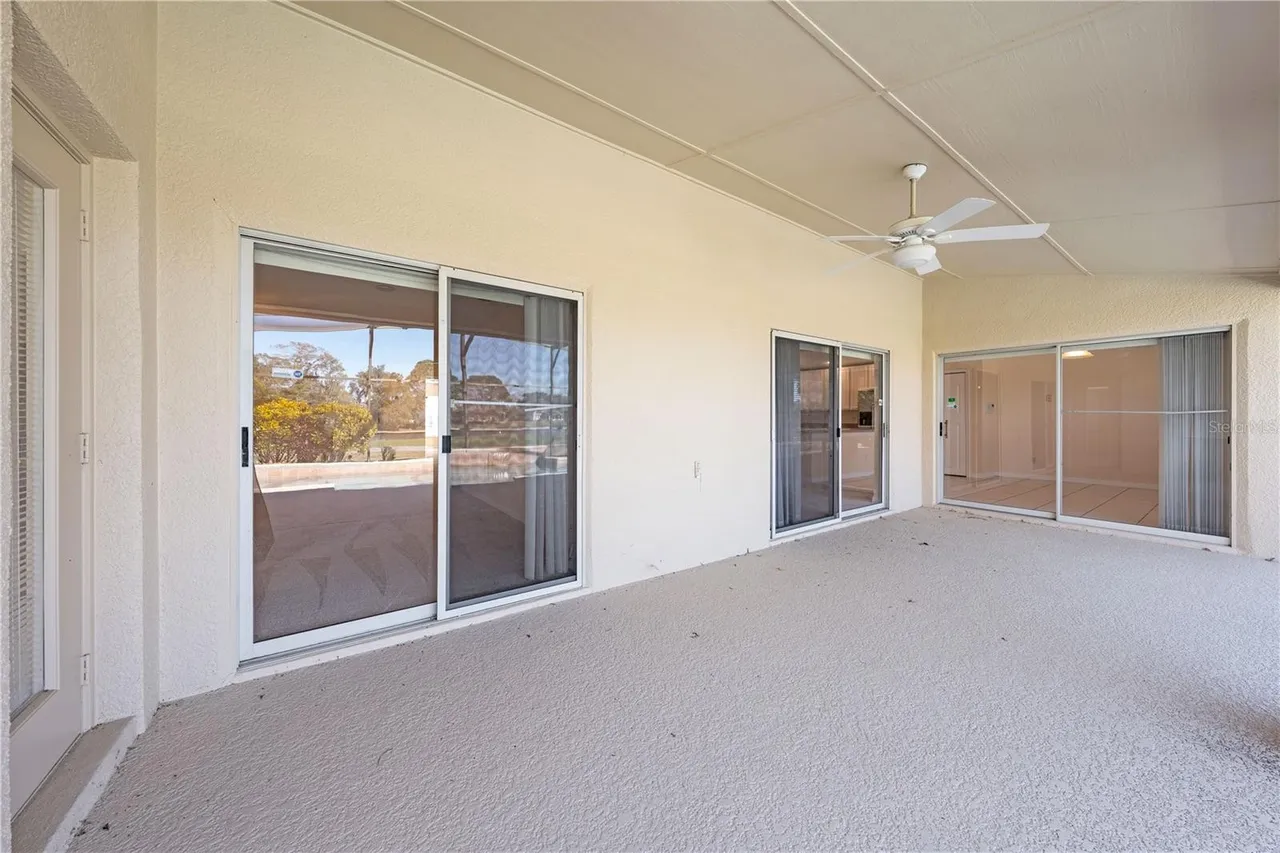 Slide show image of the Orlando Florida Home for Sale 22