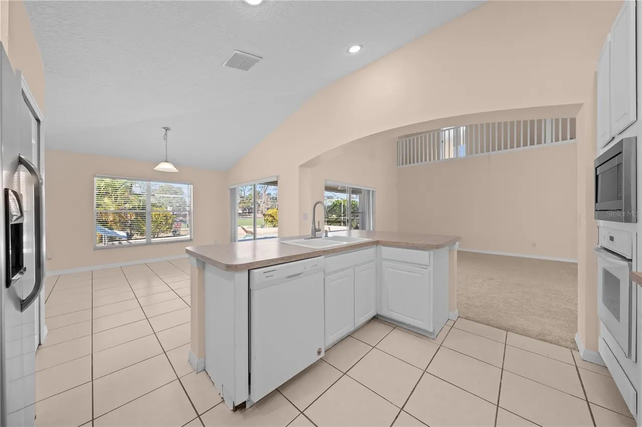 Slide show image of the Orlando Florida Home for Sale 25