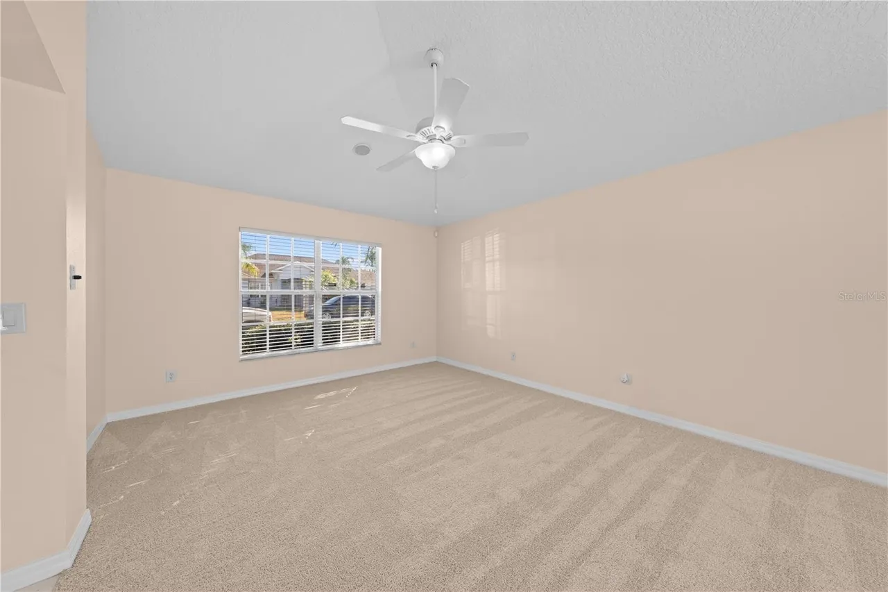 Slide show image of the Orlando Florida Home for Sale 54