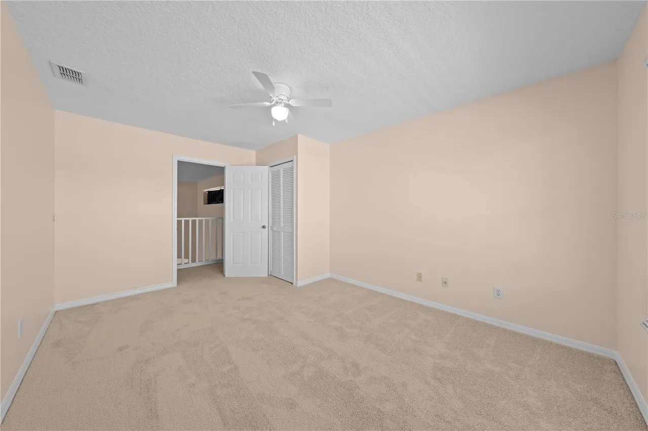 Slide show image of the Orlando Florida Home for Sale 59