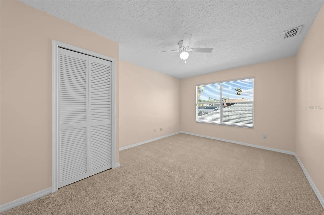 Slide show image of the Orlando Florida Home for Sale 60