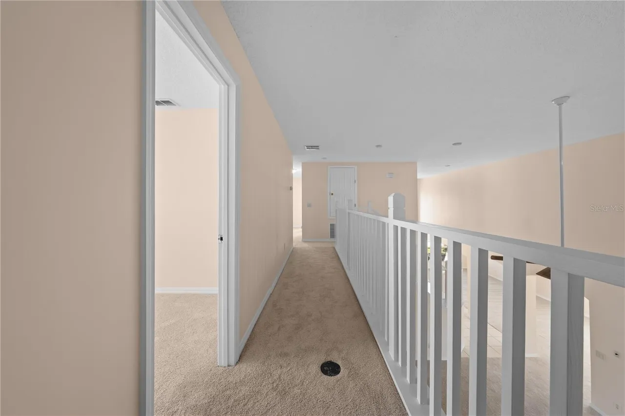 Slide show image of the Orlando Florida Home for Sale 61