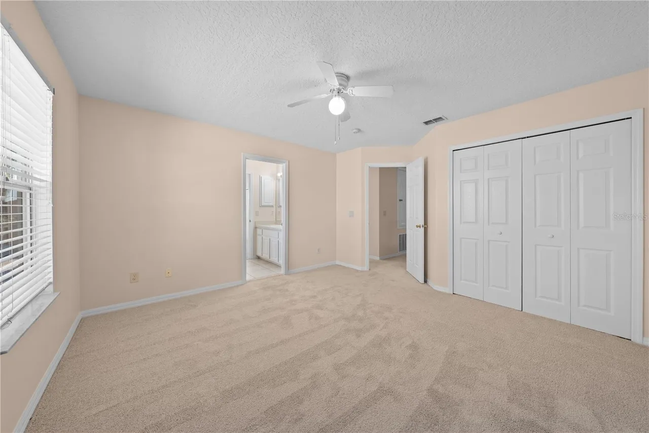 Slide show image of the Orlando Florida Home for Sale 62