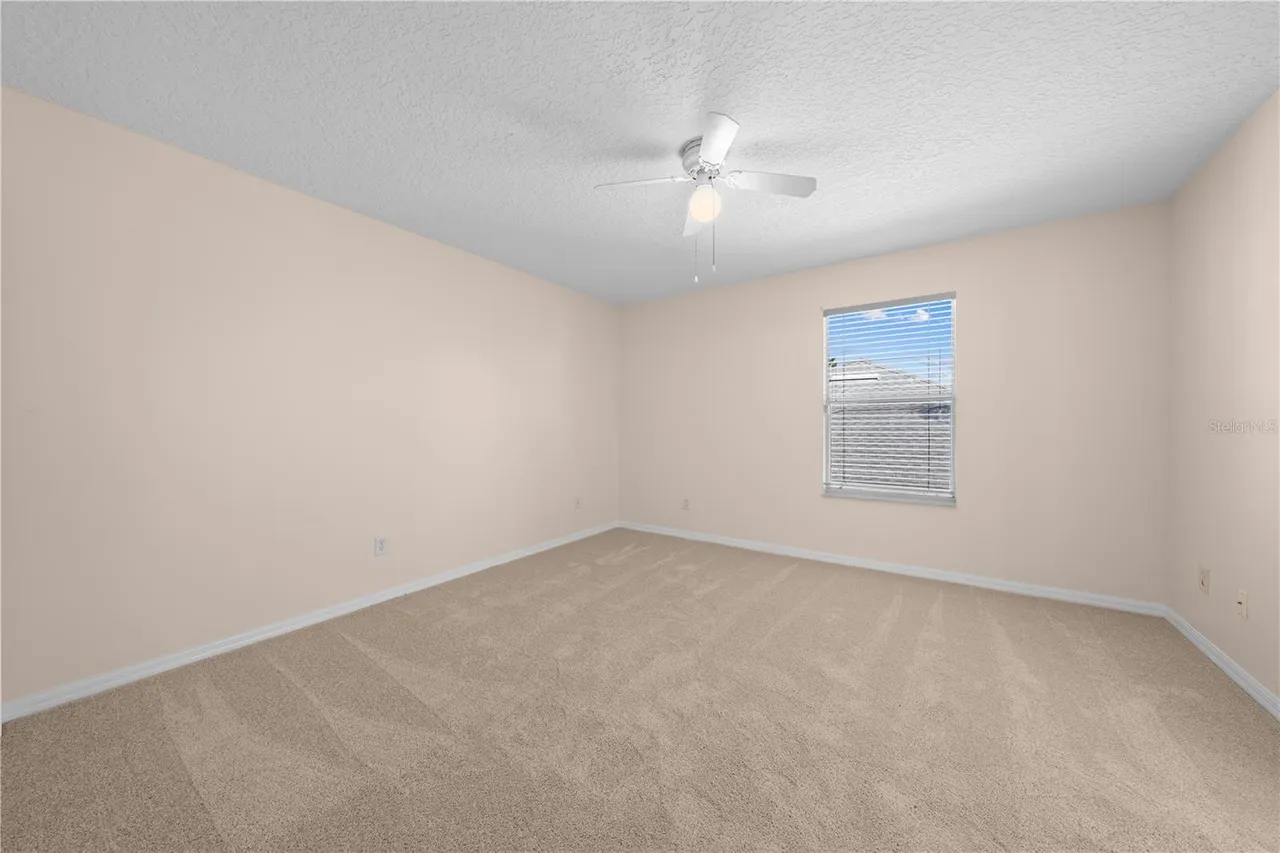 Slide show image of the Orlando Florida Home for Sale 63