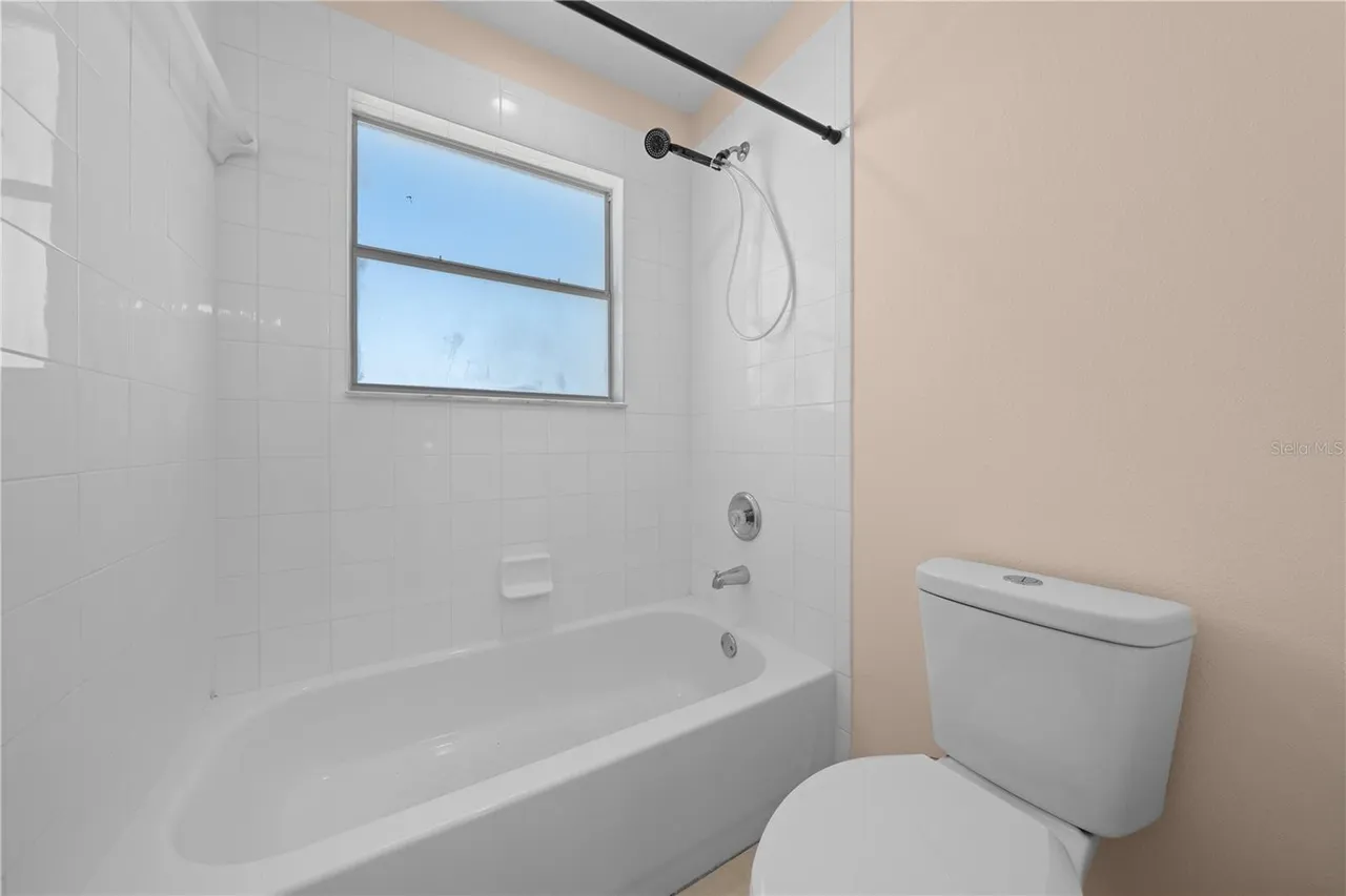 Slide show image of the Orlando Florida Home for Sale 65