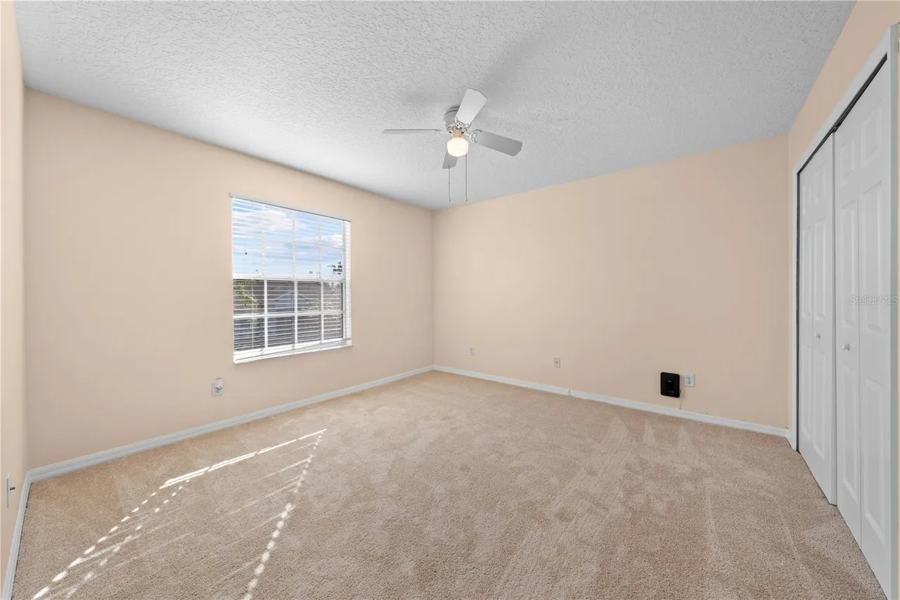 Slide show image of the Orlando Florida Home for Sale 70