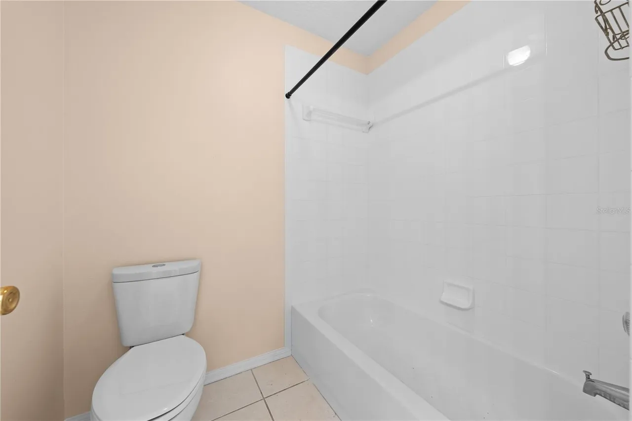 Slide show image of the Orlando Florida Home for Sale 71
