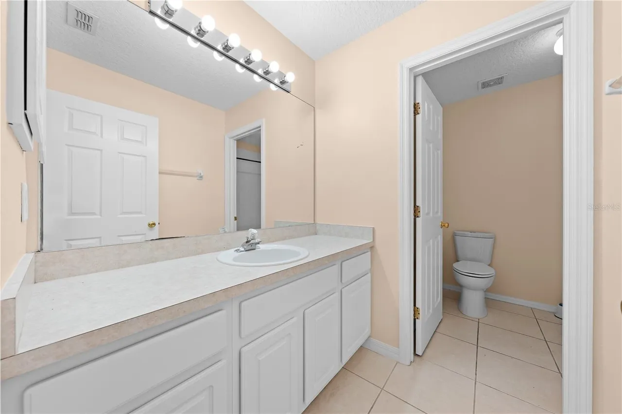 Slide show image of the Orlando Florida Home for Sale 72