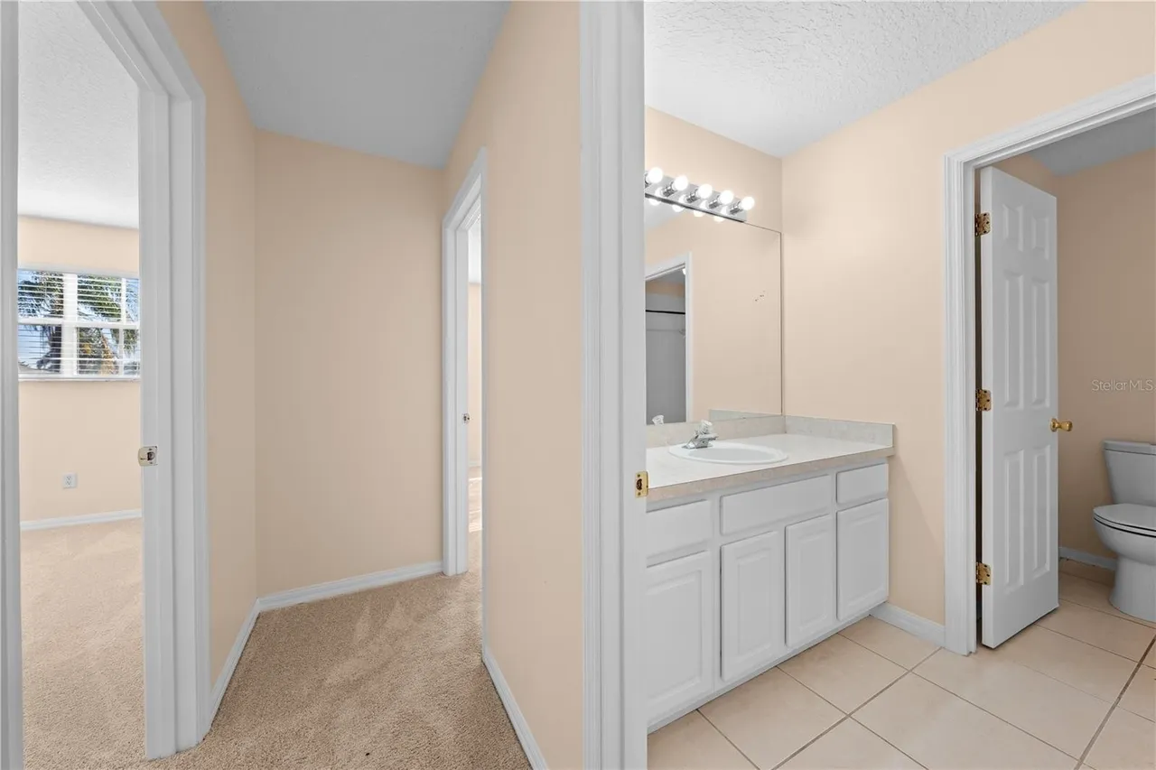Slide show image of the Orlando Florida Home for Sale 73