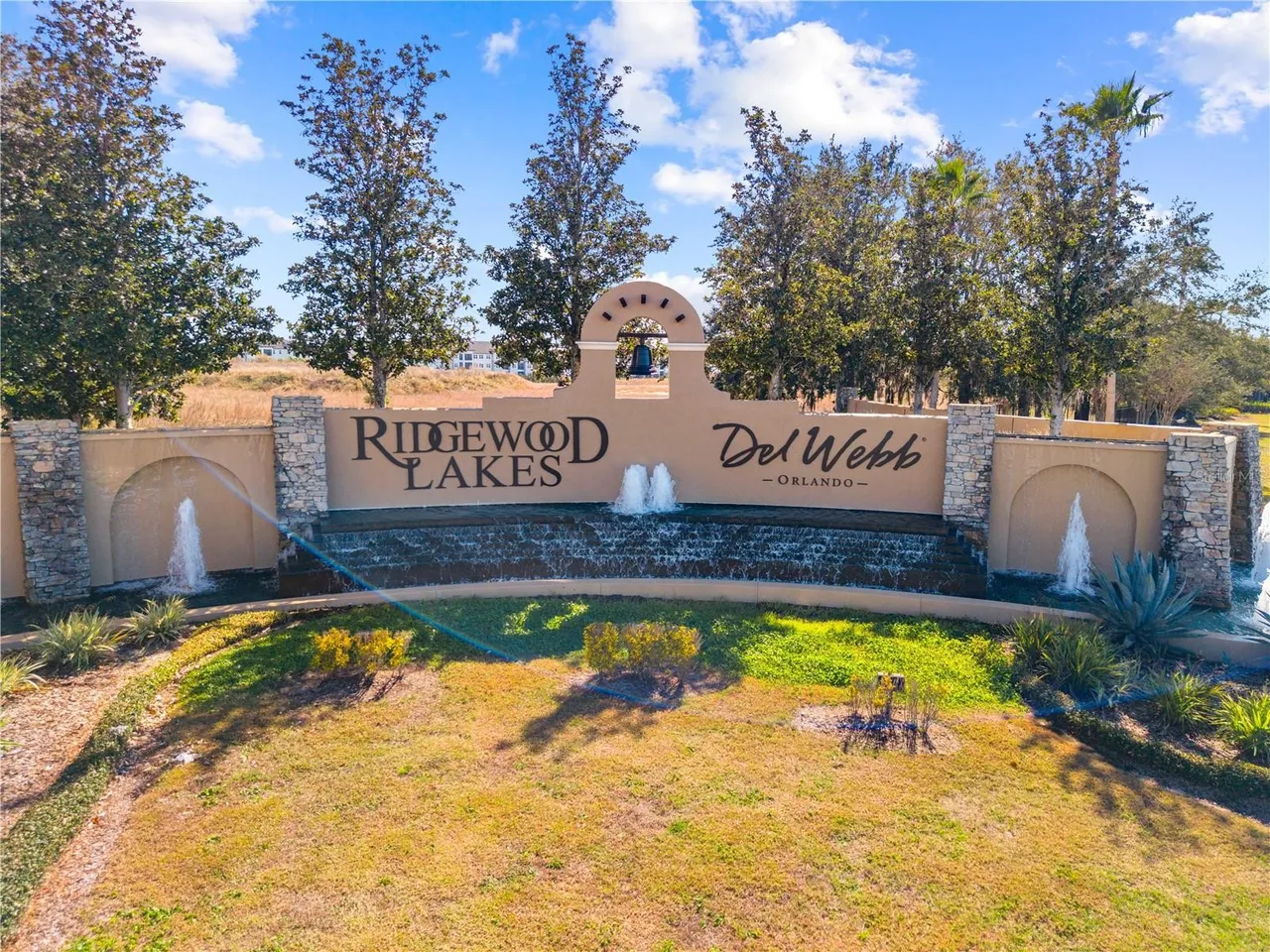 Slide show image of the Orlando Florida Home for Sale 76