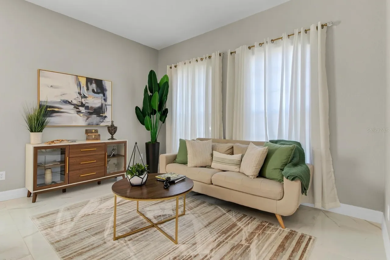 Slide show image of the Orlando Florida Home for Sale 06