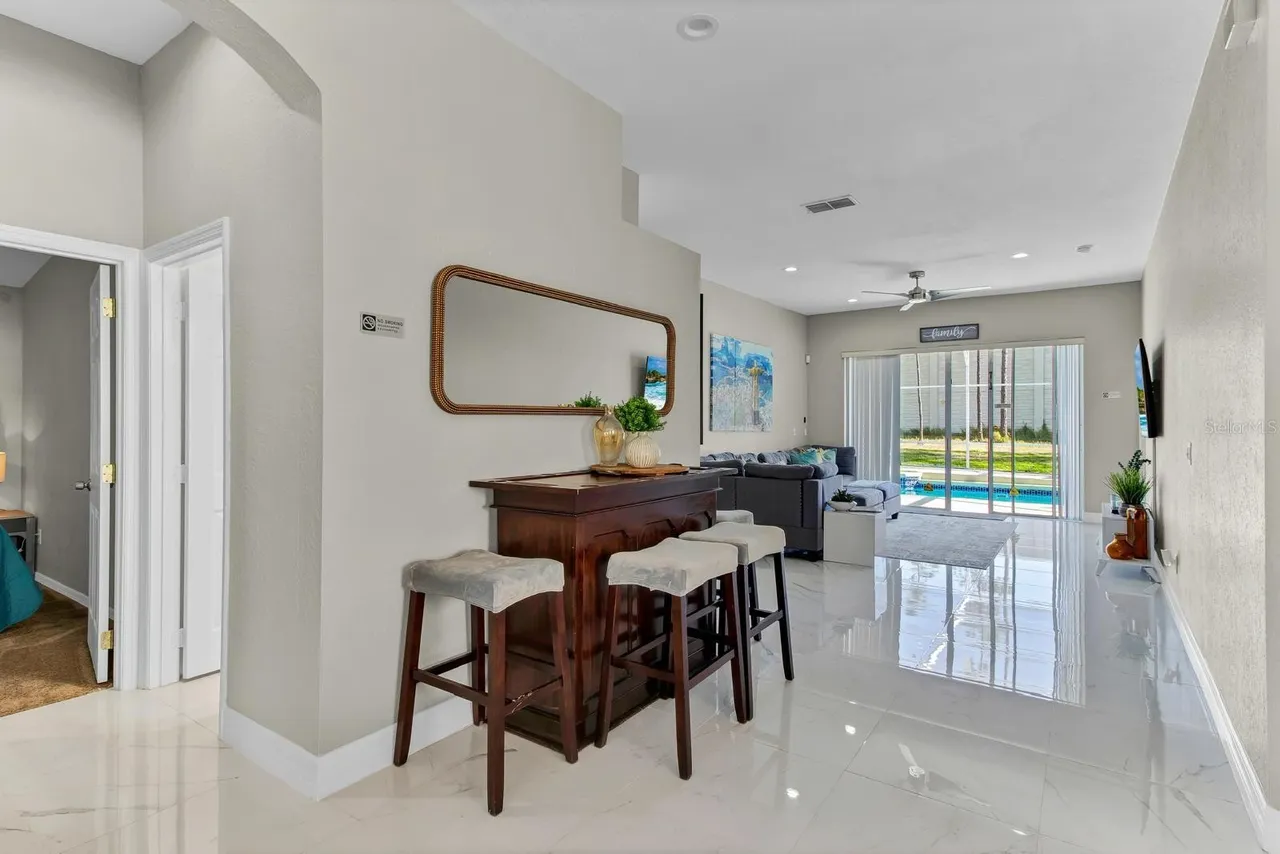 Slide show image of the Orlando Florida Home for Sale 10