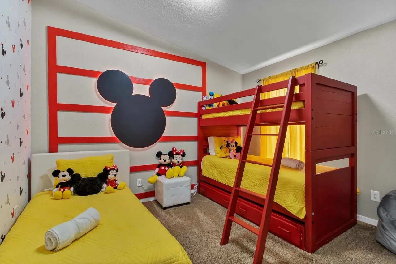 Slide show image of the Orlando Florida Home for Sale 17