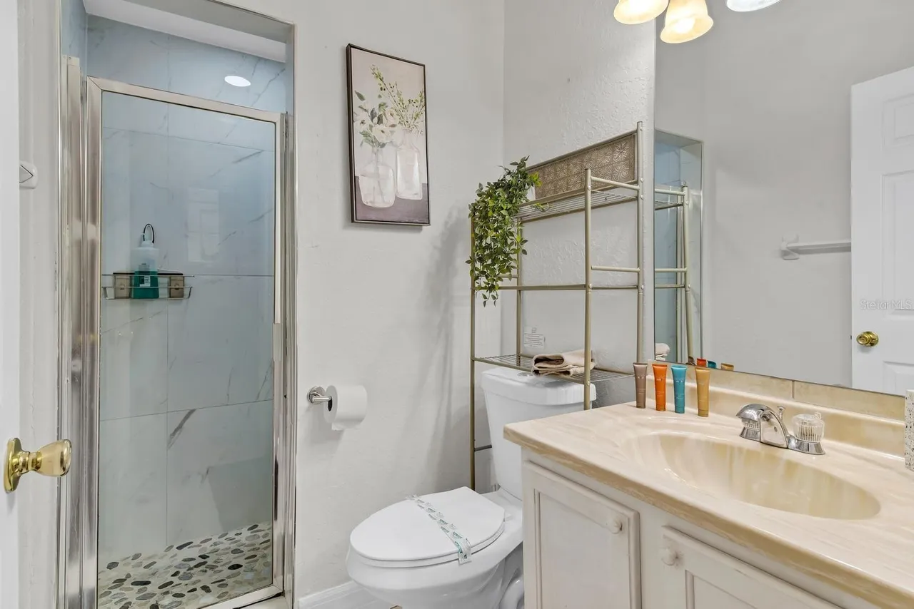 Slide show image of the Orlando Florida Home for Sale 22