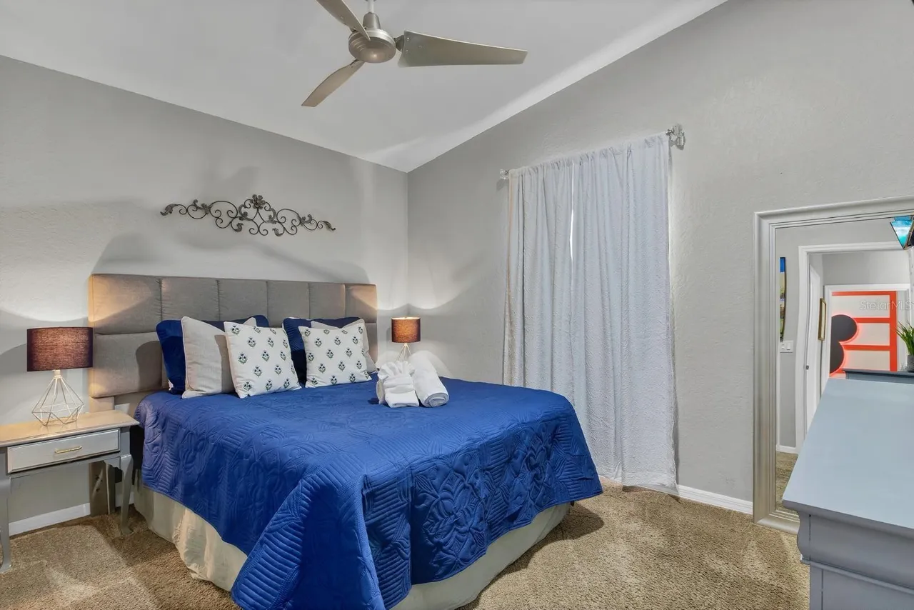 Slide show image of the Orlando Florida Home for Sale 23