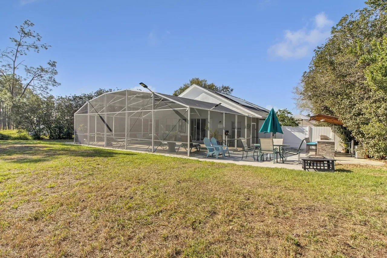Slide show image of the Orlando Florida Home for Sale 25